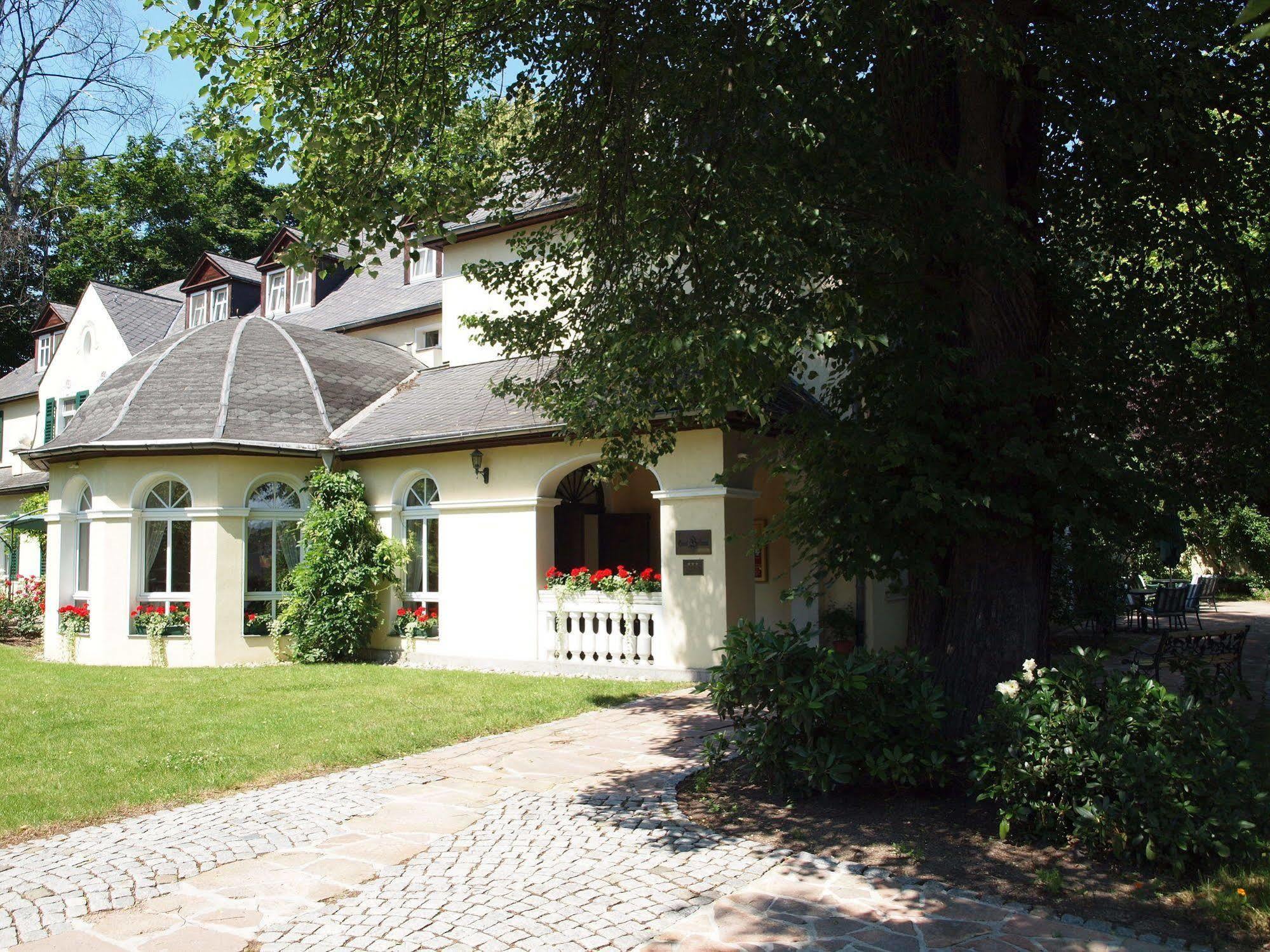 Hotel & Restaurant Bellevue Schmoelln Kültér fotó