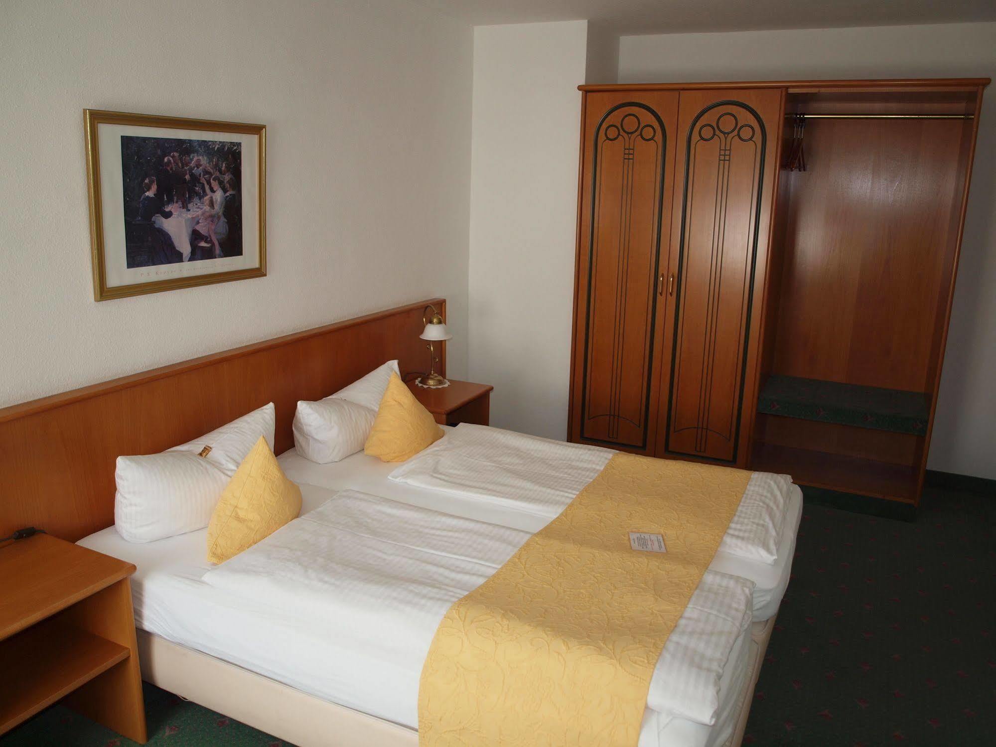 Hotel & Restaurant Bellevue Schmoelln Kültér fotó