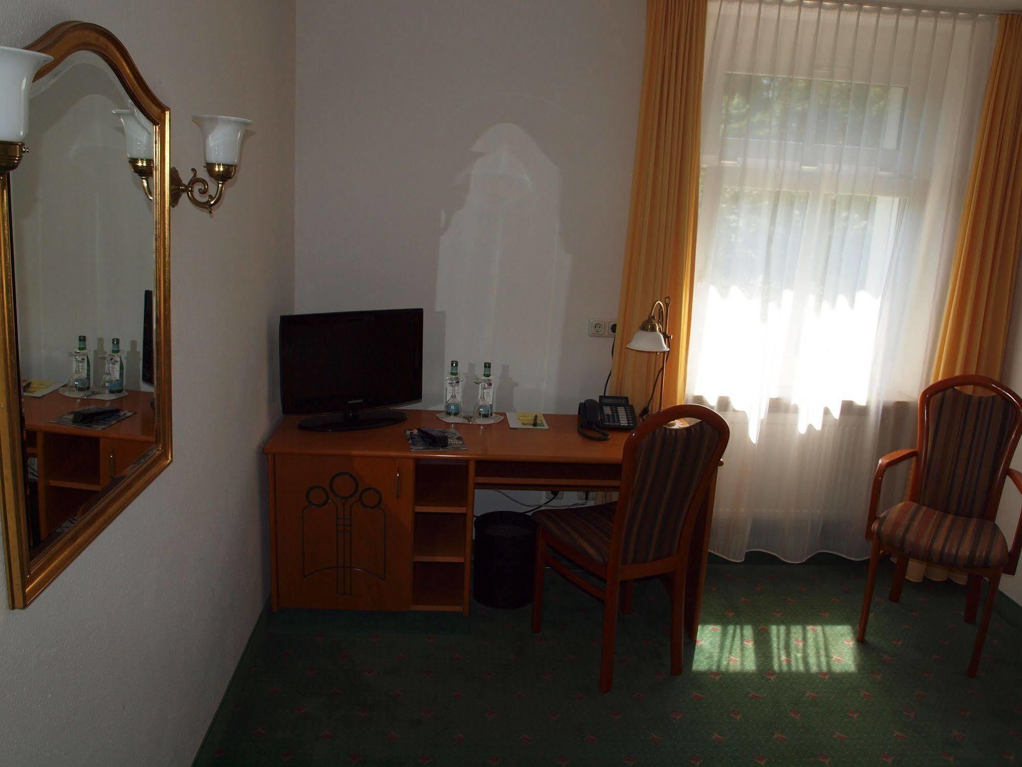 Hotel & Restaurant Bellevue Schmoelln Kültér fotó
