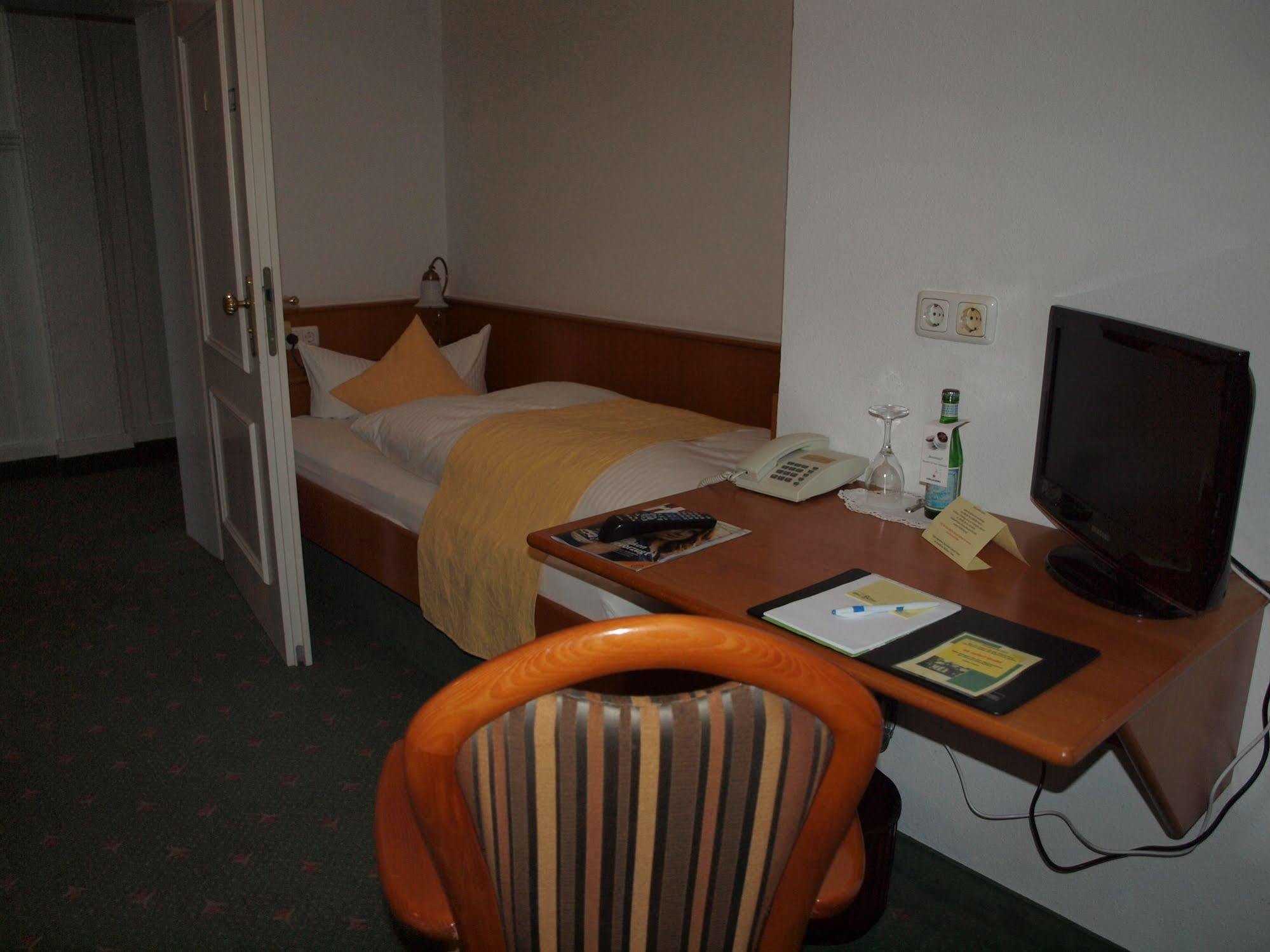 Hotel & Restaurant Bellevue Schmoelln Kültér fotó